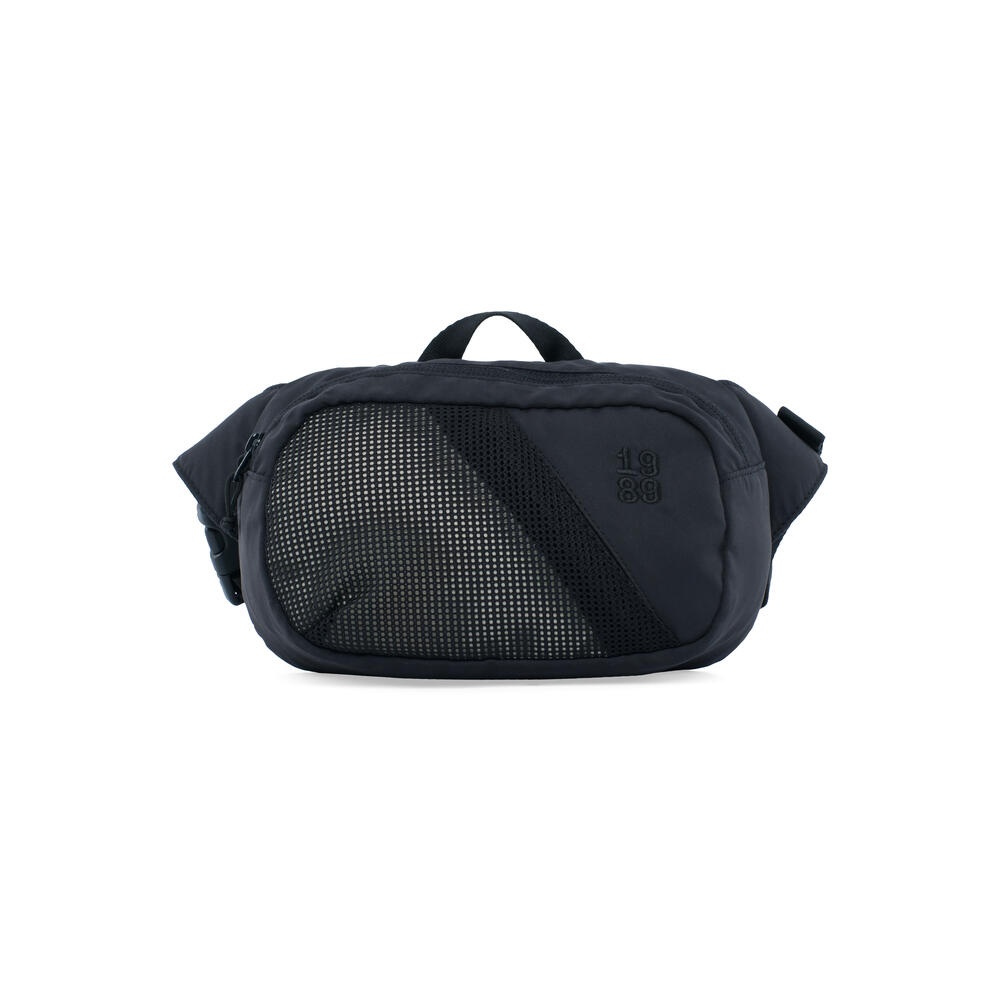 Women Athoria Waist Bag 2L merupakan tas hitam wanita dari EIGER