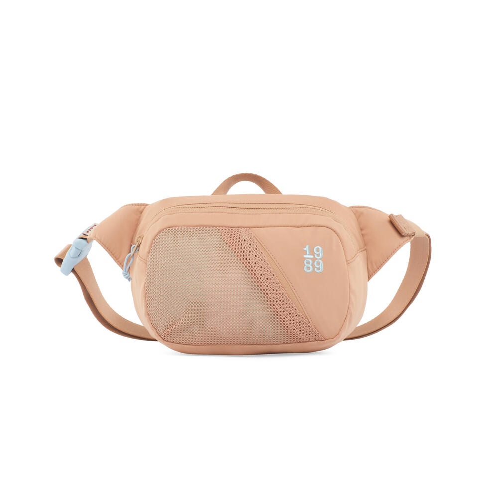Women Athoria Waist Bag 2L merupakan tas pinggang wanita dari EIGER