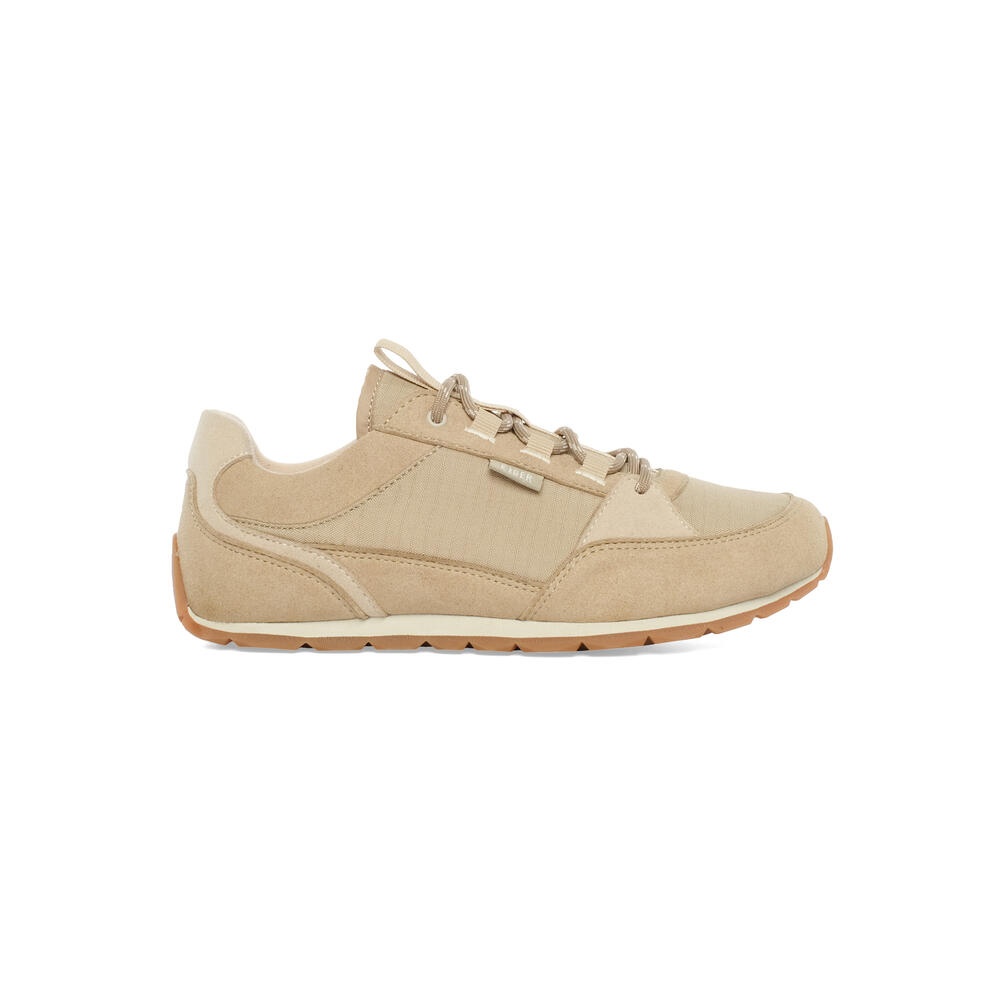 Women Florence 1.0 merupakan sepatu sneakers sekolah dari EIGER