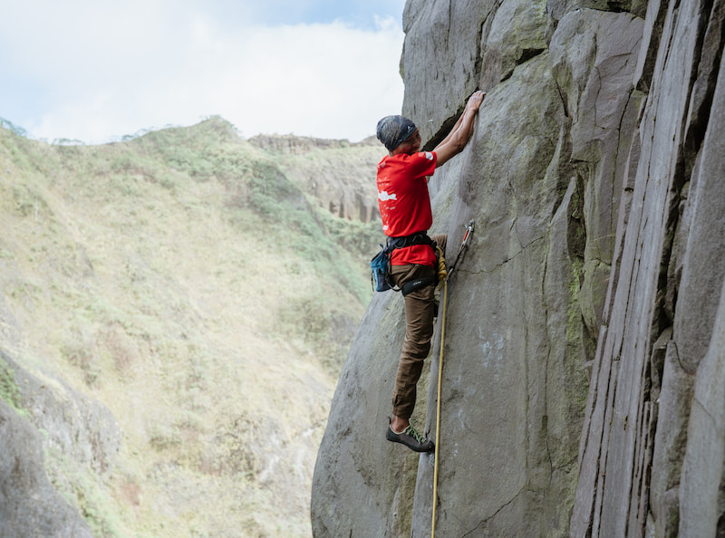 Abseiling dalam Panjat Tebing