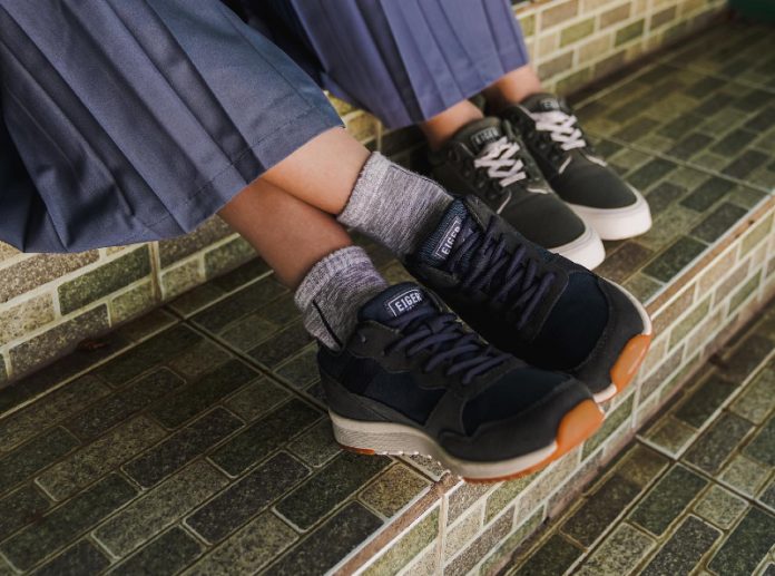 sepatu sekolah hitam