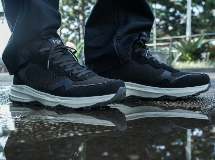 sepatu sneakers pria
