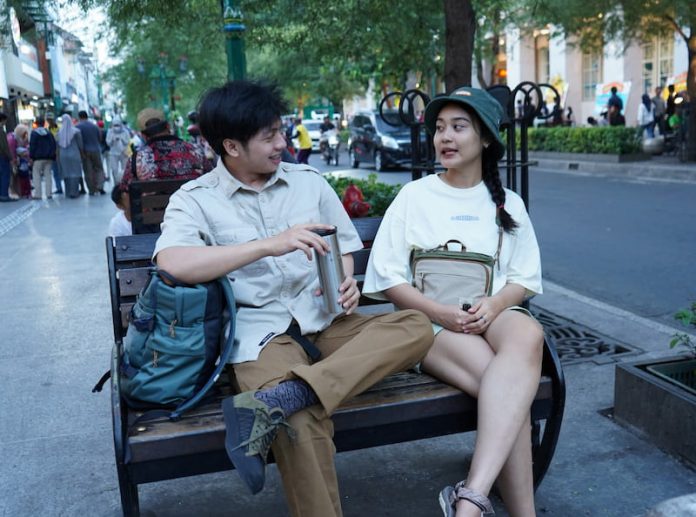 tas pinggang wanita